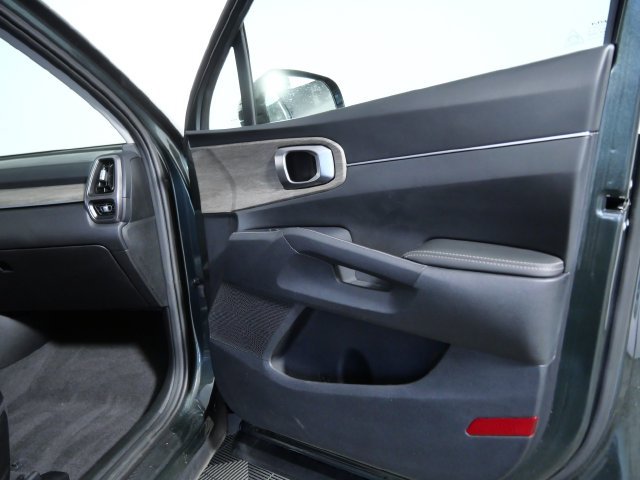 Used 2023 Kia Sorento S AWD/4WD image 10