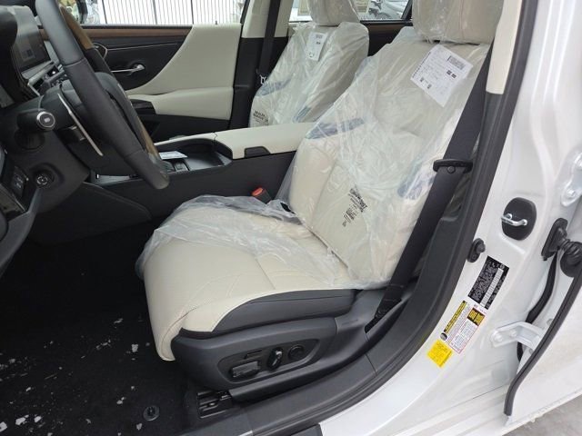 New 2025 Lexus ES 350 Ultra Luxury image 8