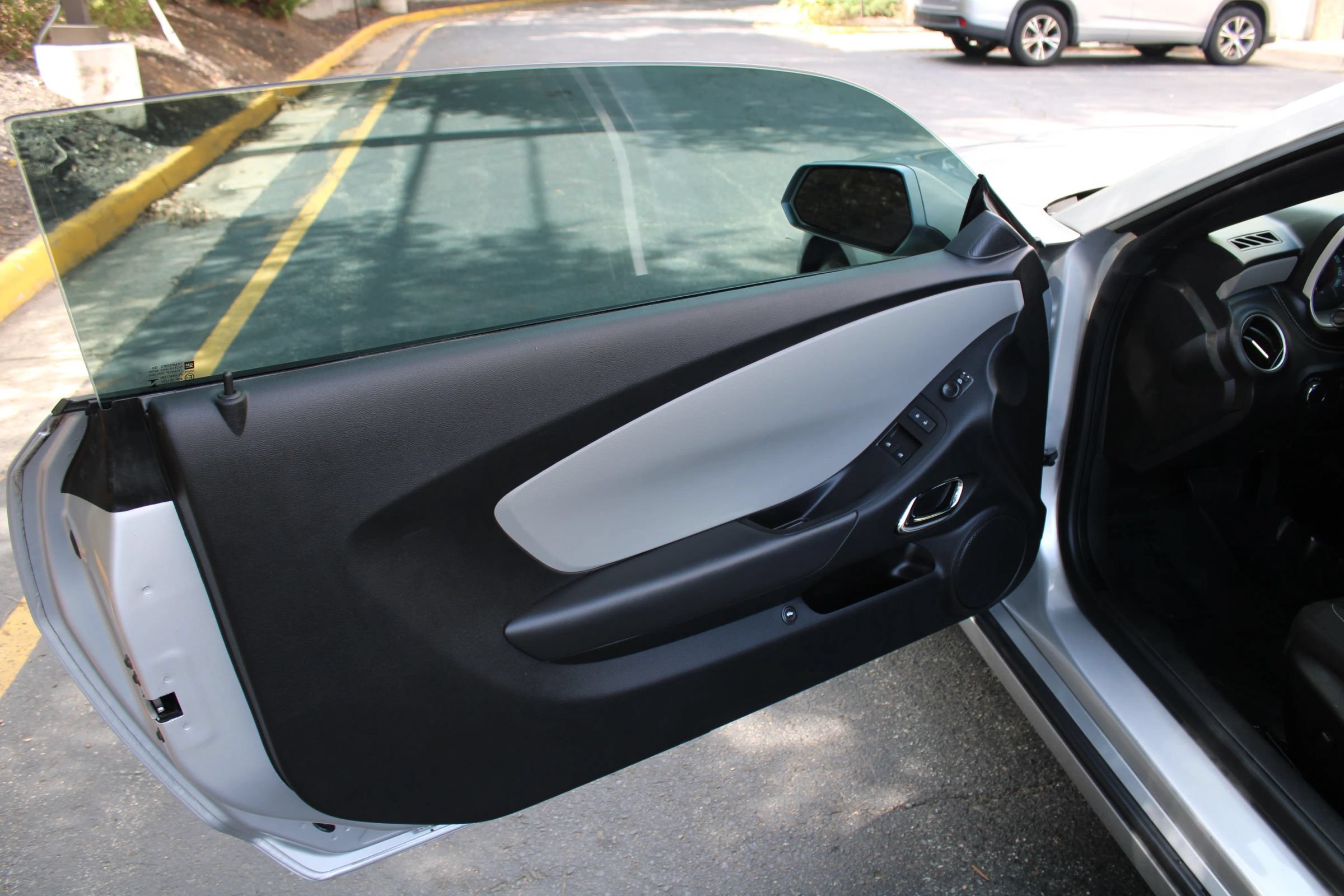 Used 2015 Chevrolet Camaro LS RWD image 24