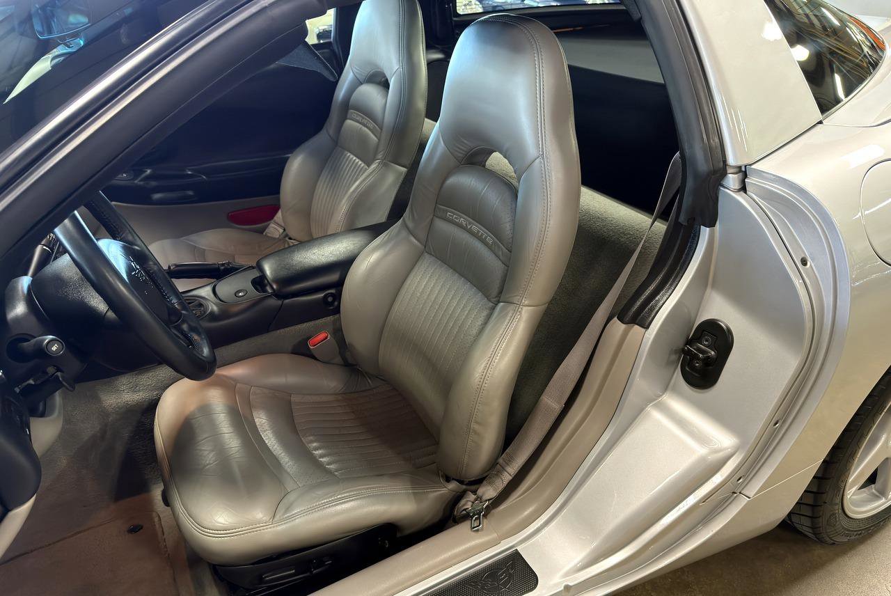 Used 1997 Chevrolet Corvette Coupe w/ Memory Pkg RWD image 61