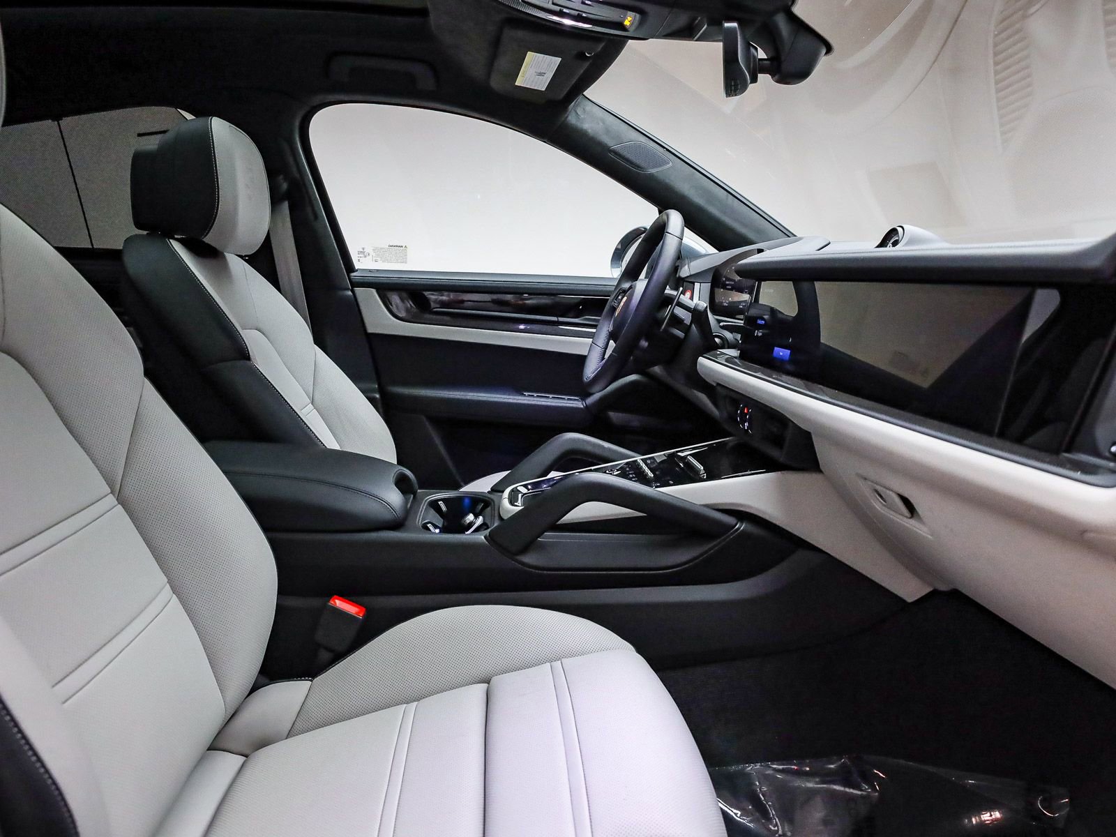 Used 2026 Porsche Cayenne GTS image 52