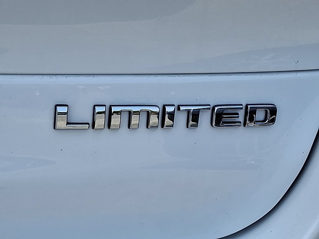 Used 2023 Jeep Grand Cherokee L Limited AWD/4WD image 29