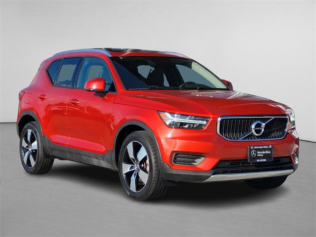 Used 2019 Volvo XC40 T5 Momentum image 1