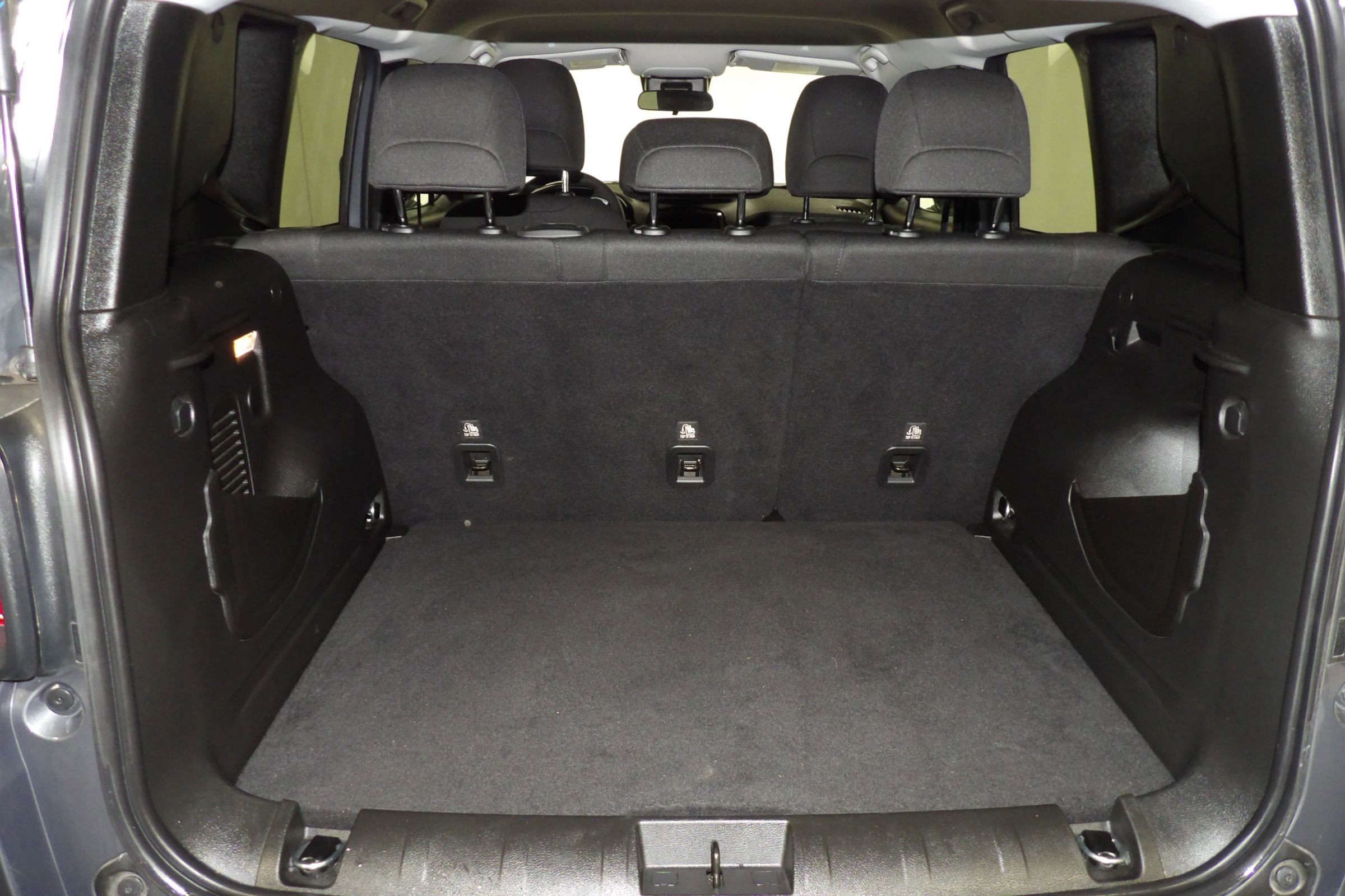 Used 2021 Jeep Renegade Latitude FWD image 7