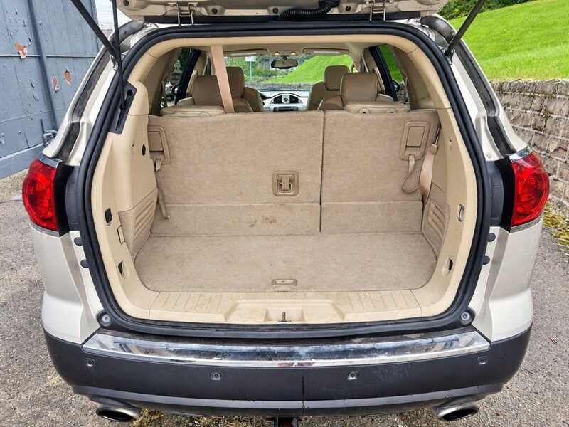 Used 2010 Buick Enclave CXL w/ Trailering Provision Package AWD/4WD image 18