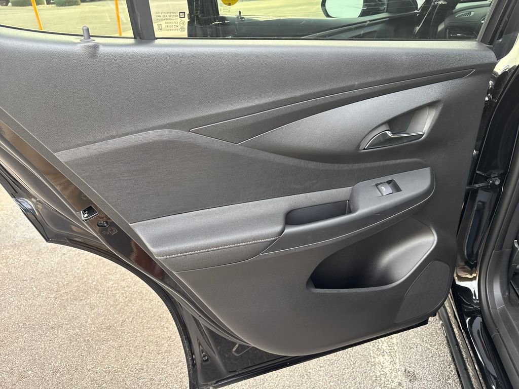 Certified 2025 Buick Envista Avenir image 30