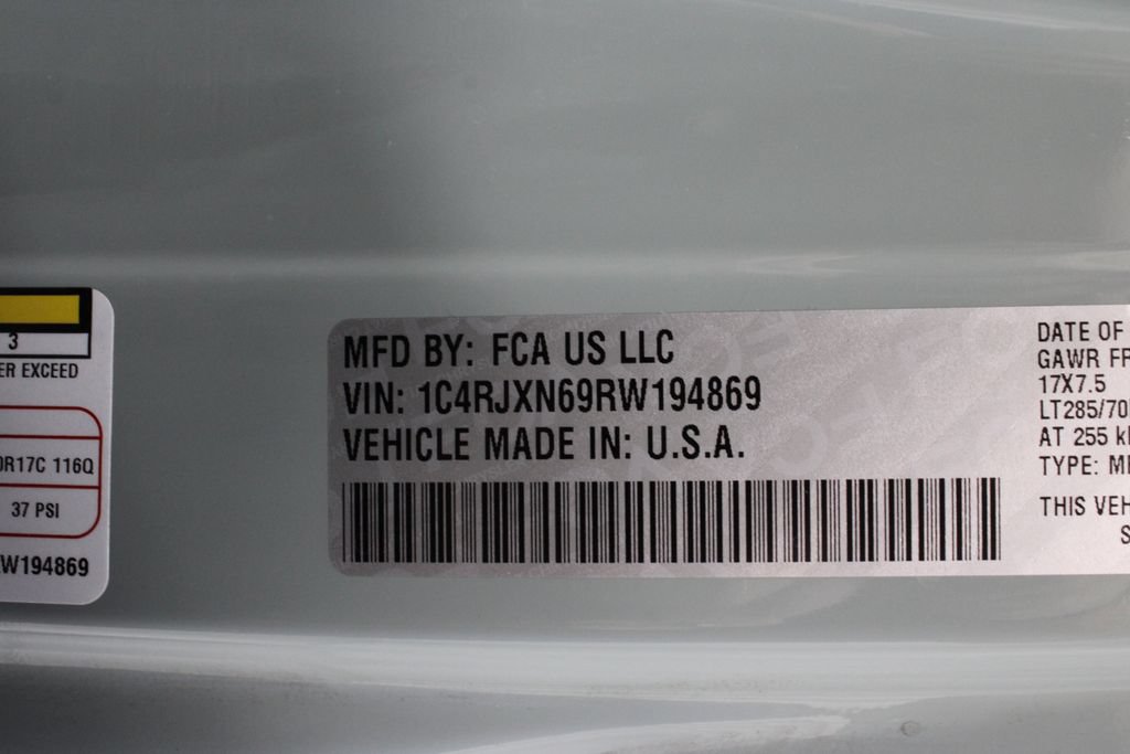 Used 2024 Jeep Wrangler Unlimited AWD/4WD image 35