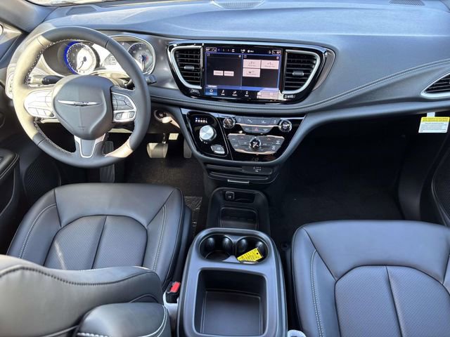 New 2026 Chrysler Pacifica Select image 3