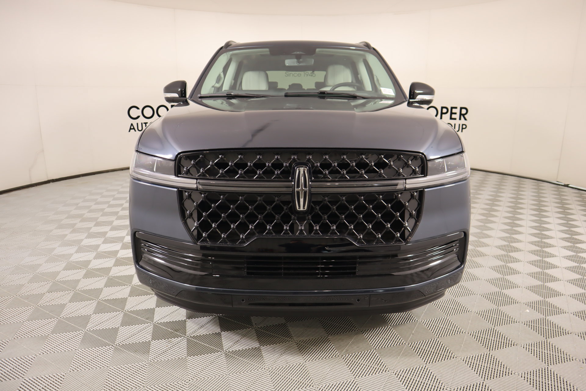 New 2026 Lincoln Navigator Reserve w/ Jet Appearance Package AWD/4WD image 9
