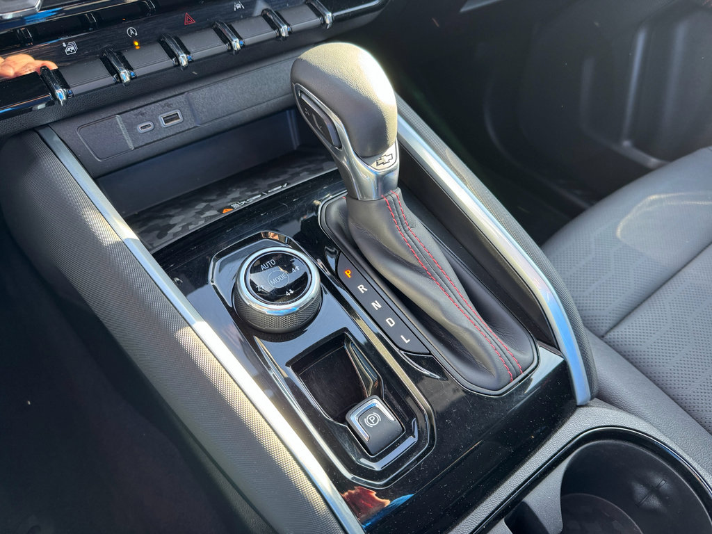 Used 2023 Chevrolet Colorado Z71 w/ Z71 Convenience Package 2 image 18