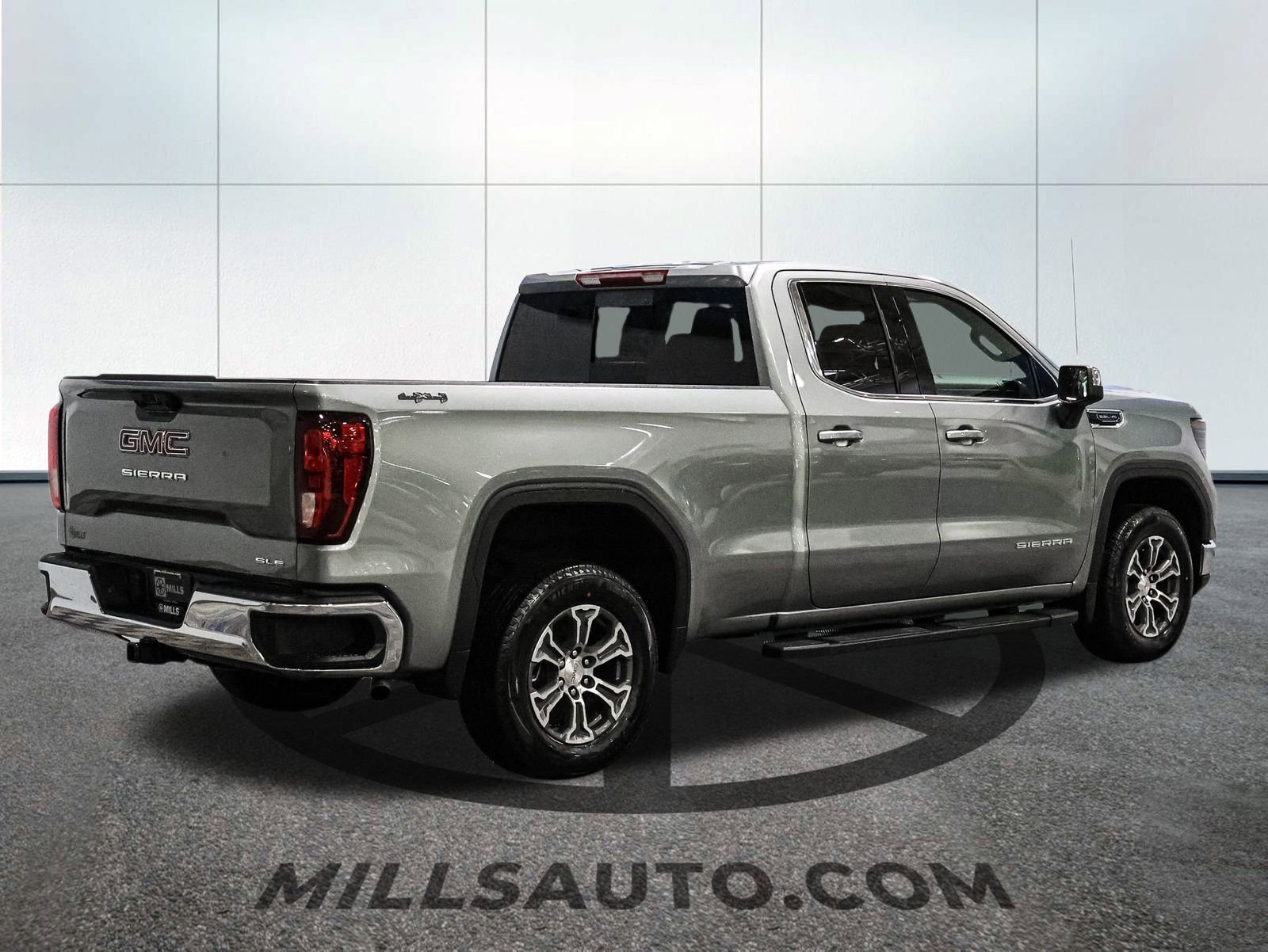 New 2026 GMC Sierra 1500 SLE w/ Preferred Package AWD/4WD image 8