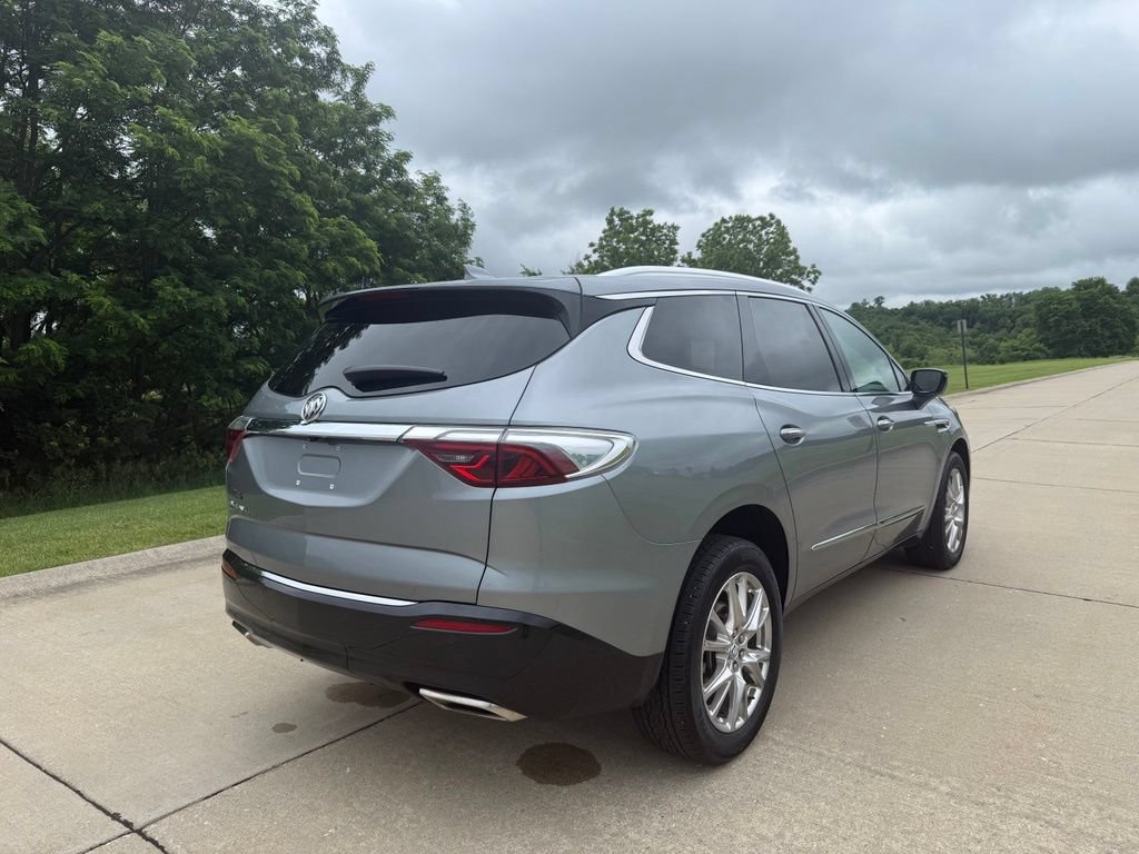 Used 2023 Buick Enclave Essence w/ Experience Buick Package AWD/4WD image 3