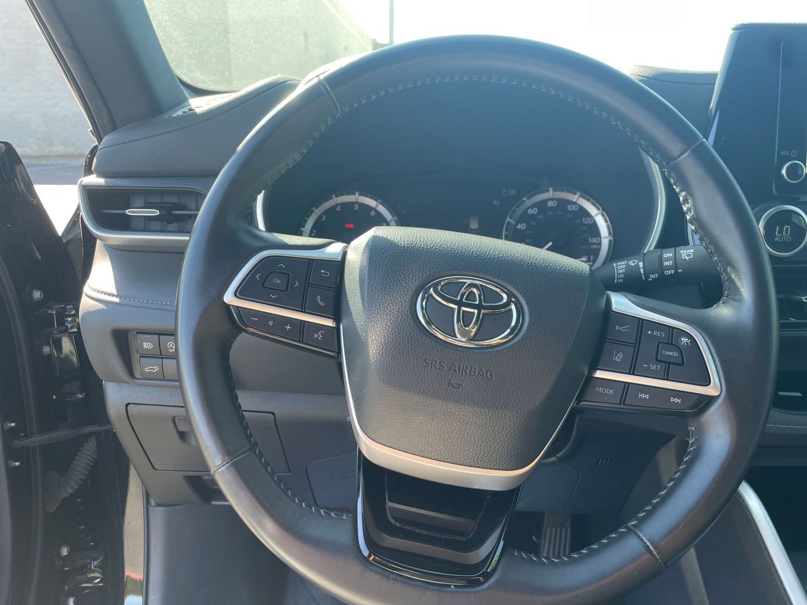 Used 2024 Toyota Highlander XSE image 37