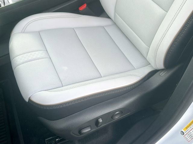 New 2026 Chevrolet Traverse High Country w/ LPO, Floor Liner Package image 19