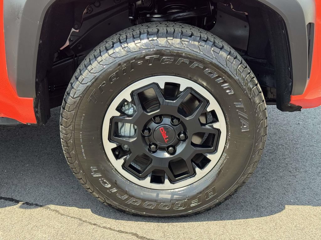 Used 2024 Toyota Tacoma TRD Off-Road w/ TRD Off Road Premium Package AWD/4WD image 28