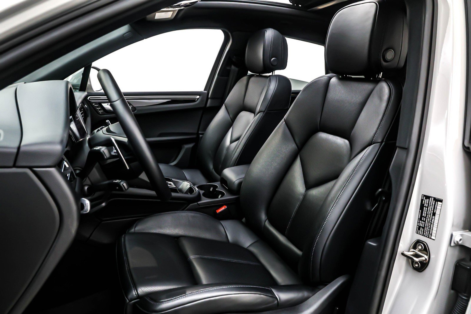 Used 2024 Porsche Macan S image 17