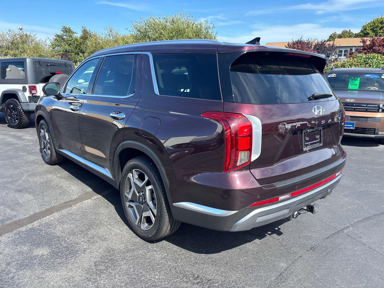Used 2024 Hyundai Palisade Limited AWD/4WD image 3