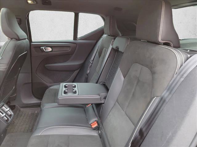 Used 2022 Volvo XC40 T5 R-Design AWD/4WD image 14