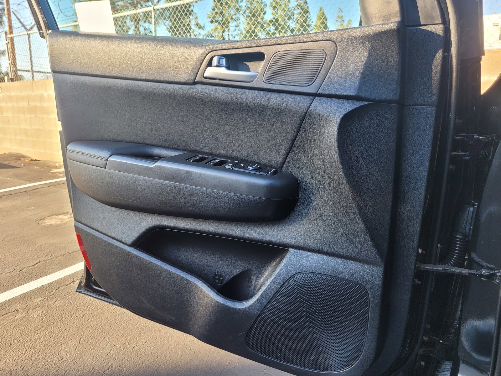 Used 2020 Kia Sportage S image 25