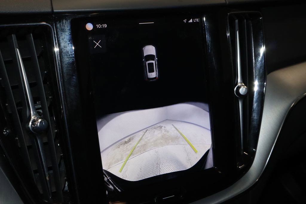 Used 2024 Volvo XC60 T8 Core image 2
