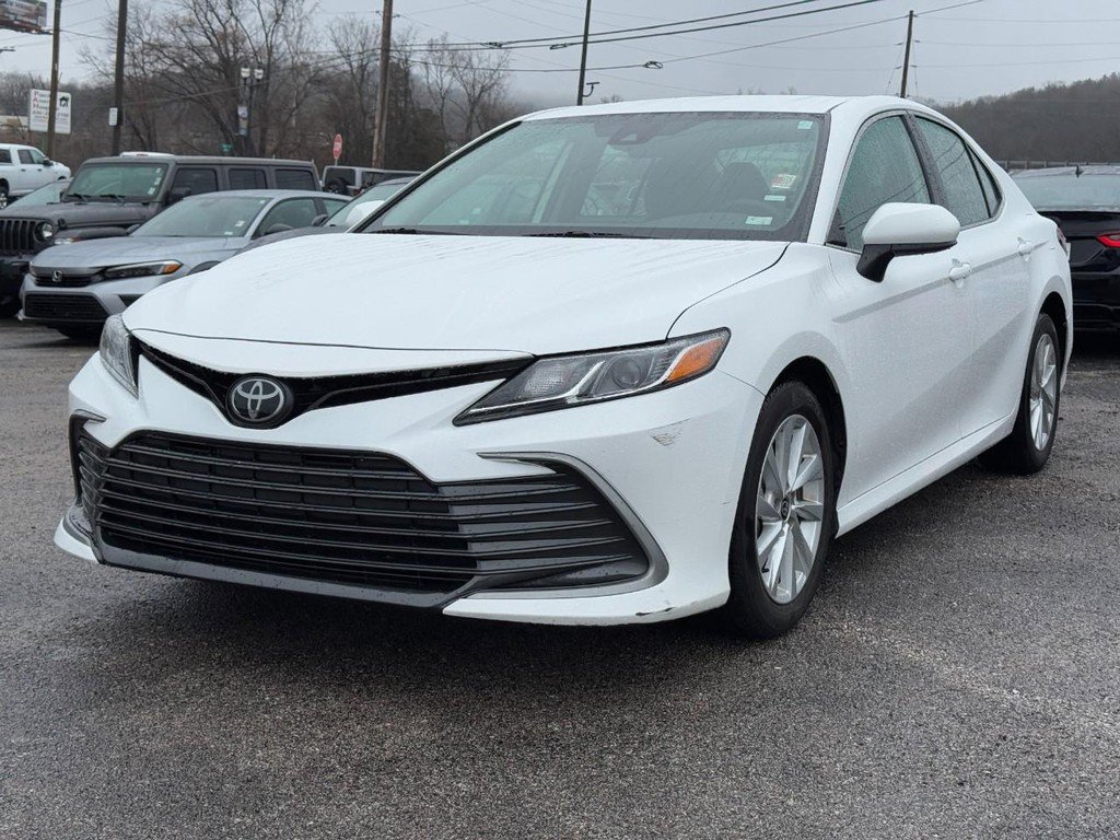Used 2024 Toyota Camry LE FWD image 7