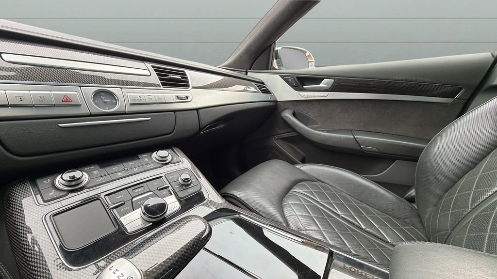 Used 2014 Audi S8 image 18