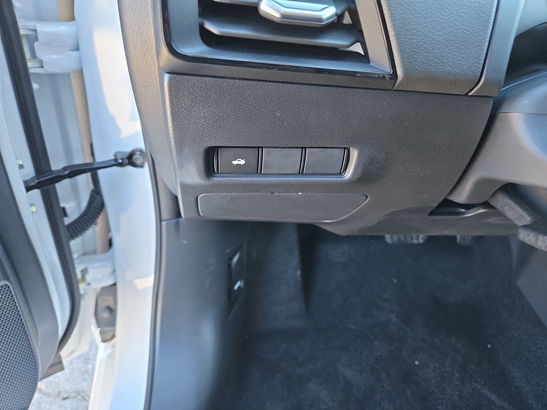 New 2026 Nissan Sentra SV w/ Floor Mat Package FWD image 18