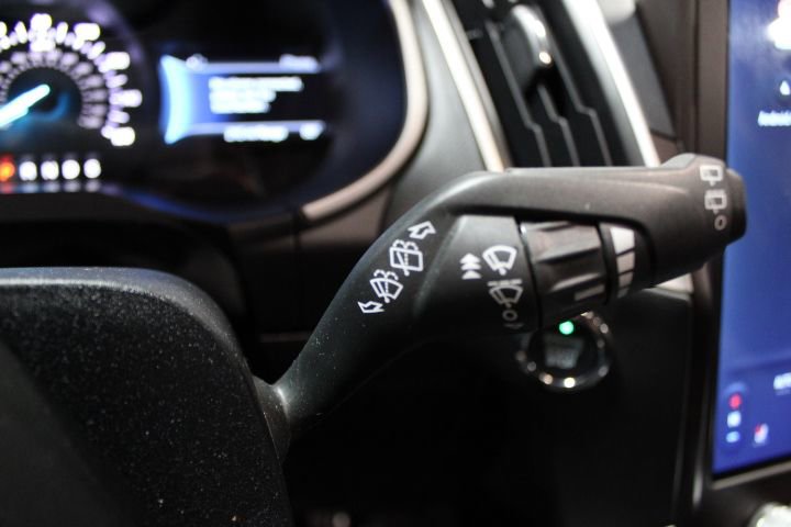 Used 2021 Ford Edge ST-Line image 34