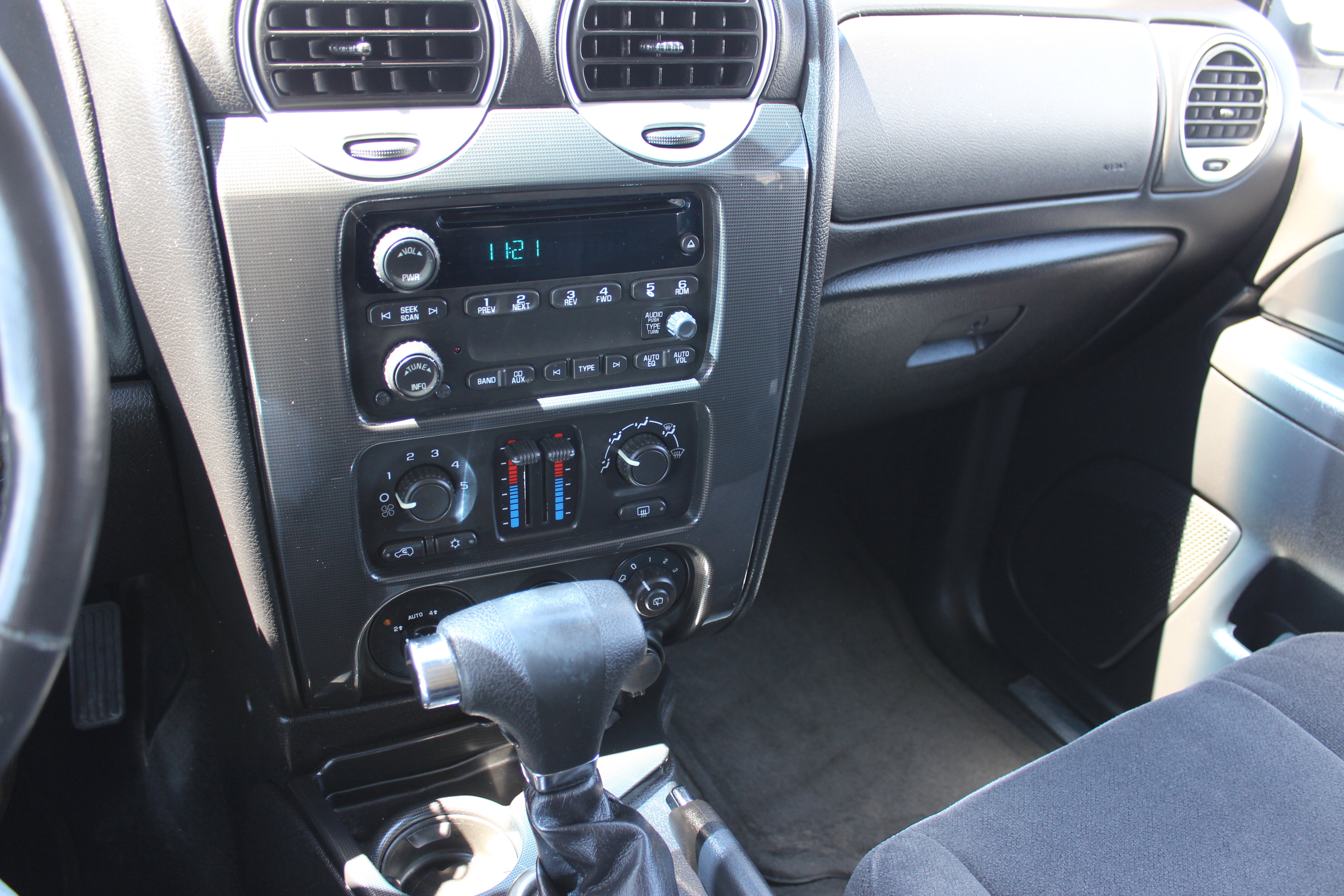 Used 2009 GMC Envoy SLE w/ Sun And Sound Package AWD/4WD image 7