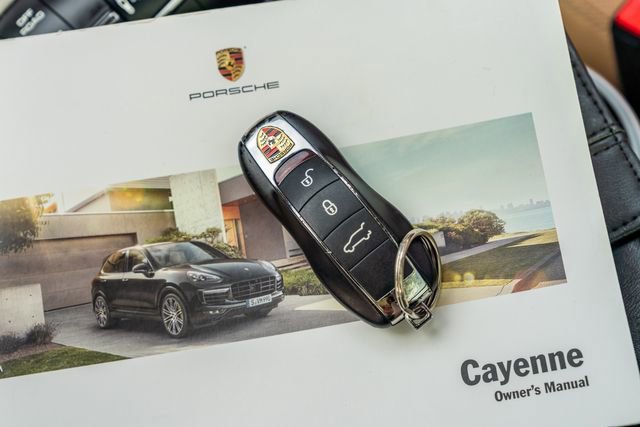 Used 2016 Porsche Cayenne Turbo AWD/4WD image 49
