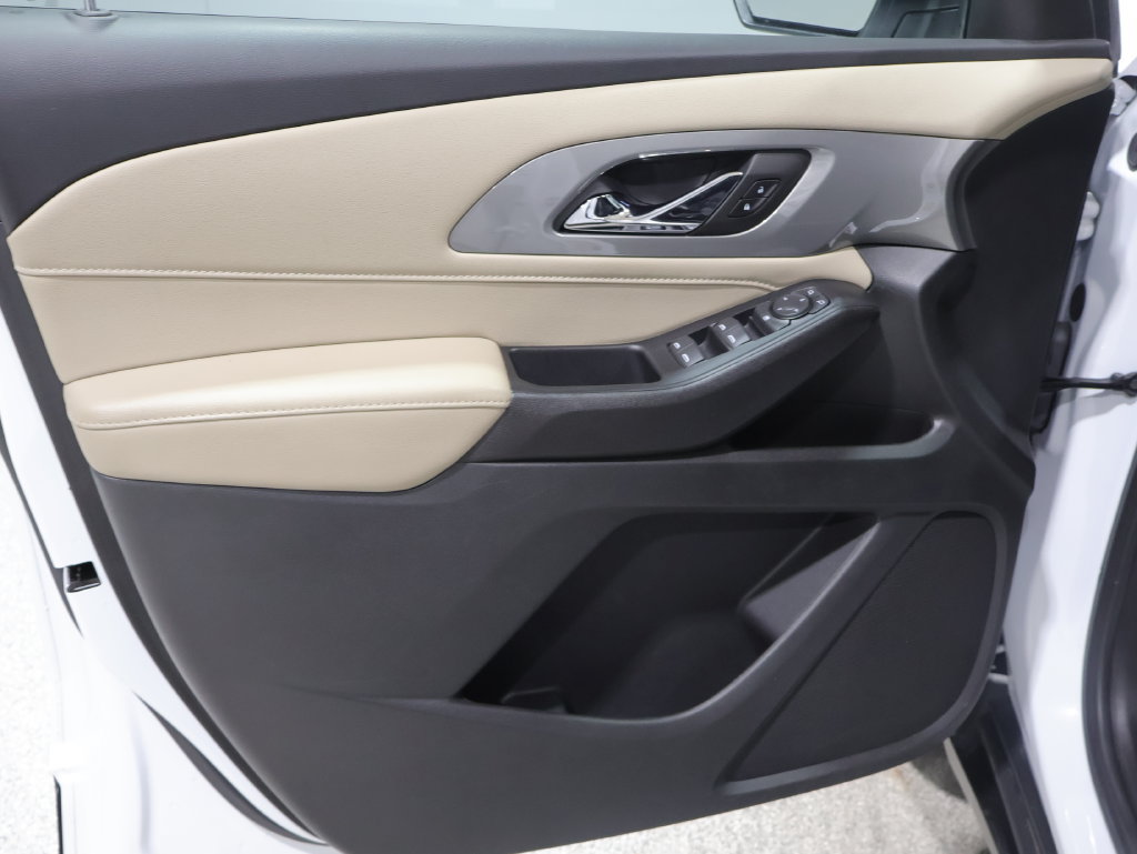 Used 2022 Chevrolet Traverse LS AWD/4WD image 12