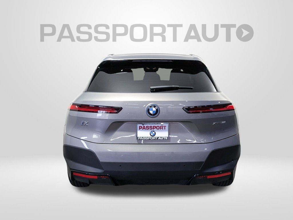 Used 2025 BMW iX xDrive50 w/ Premium Package AWD/4WD image 6