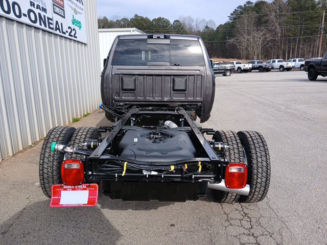 New 2026 RAM 4500 4x4 Crew Cab DRW w/ Laramie Trim Package image 4