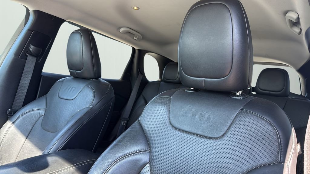 Used 2020 Jeep Cherokee Limited image 9