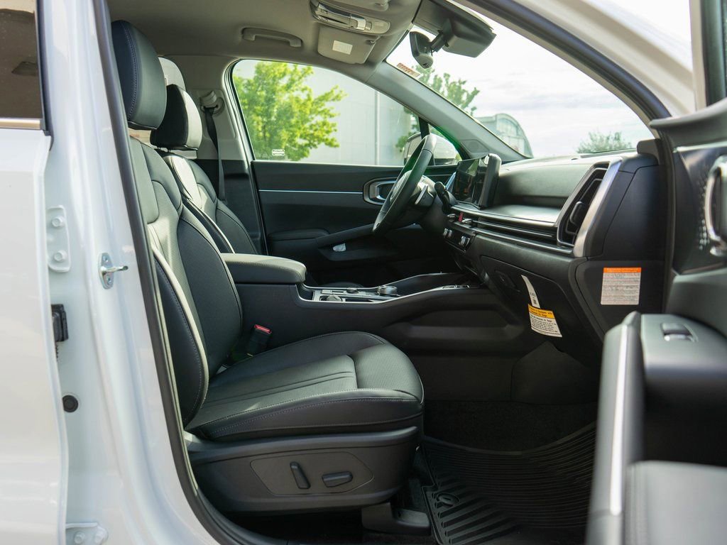 New 2025 Kia Sorento EX AWD/4WD image 10