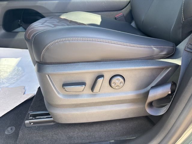 New 2026 Nissan Armada Platinum image 10