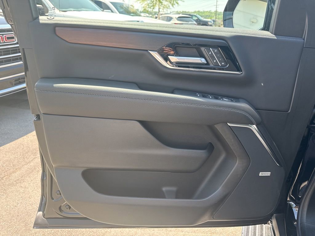 New 2026 GMC Yukon Denali w/ Denali Reserve Package image 11