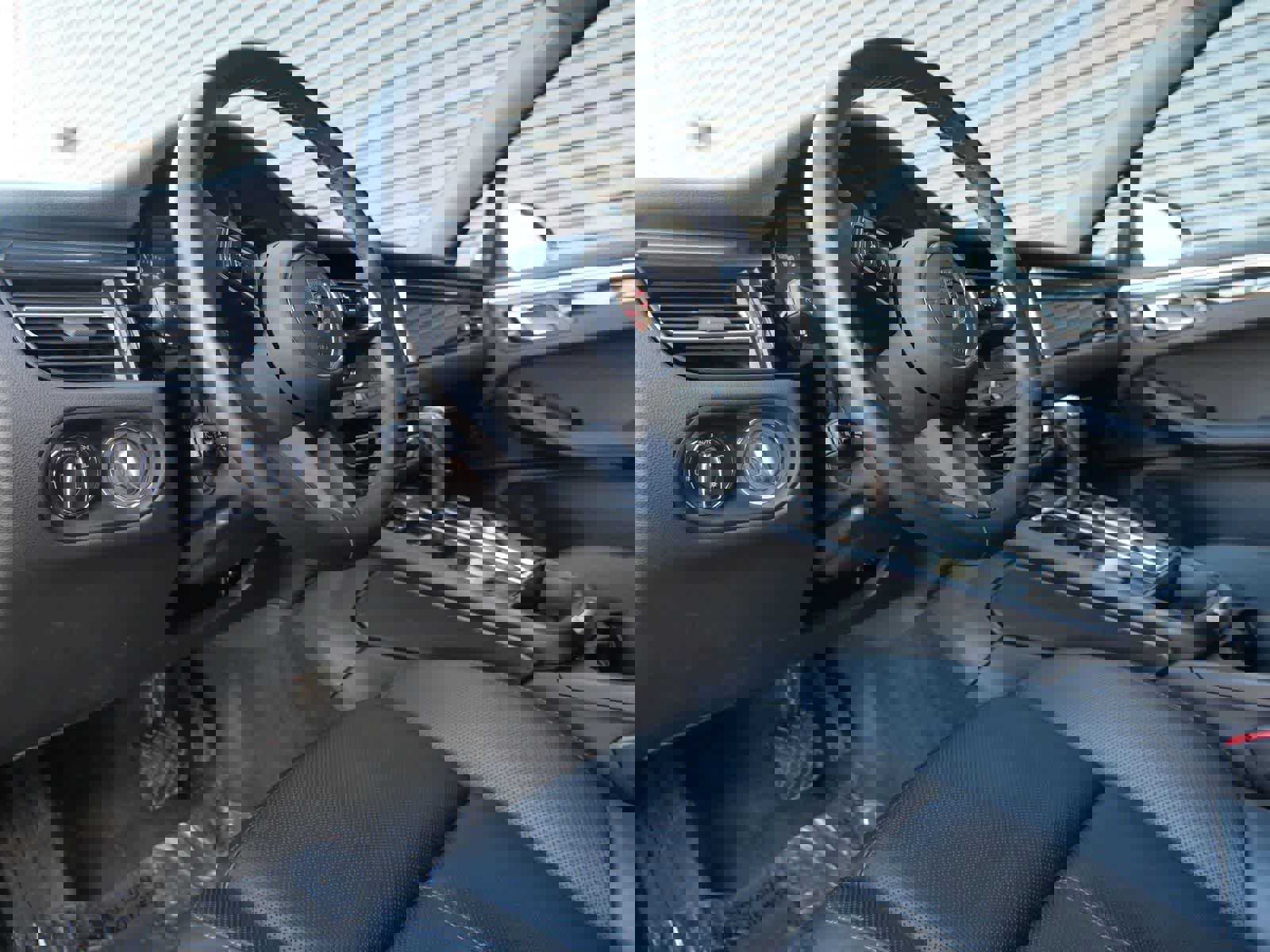 Certified 2023 Porsche Macan image 4