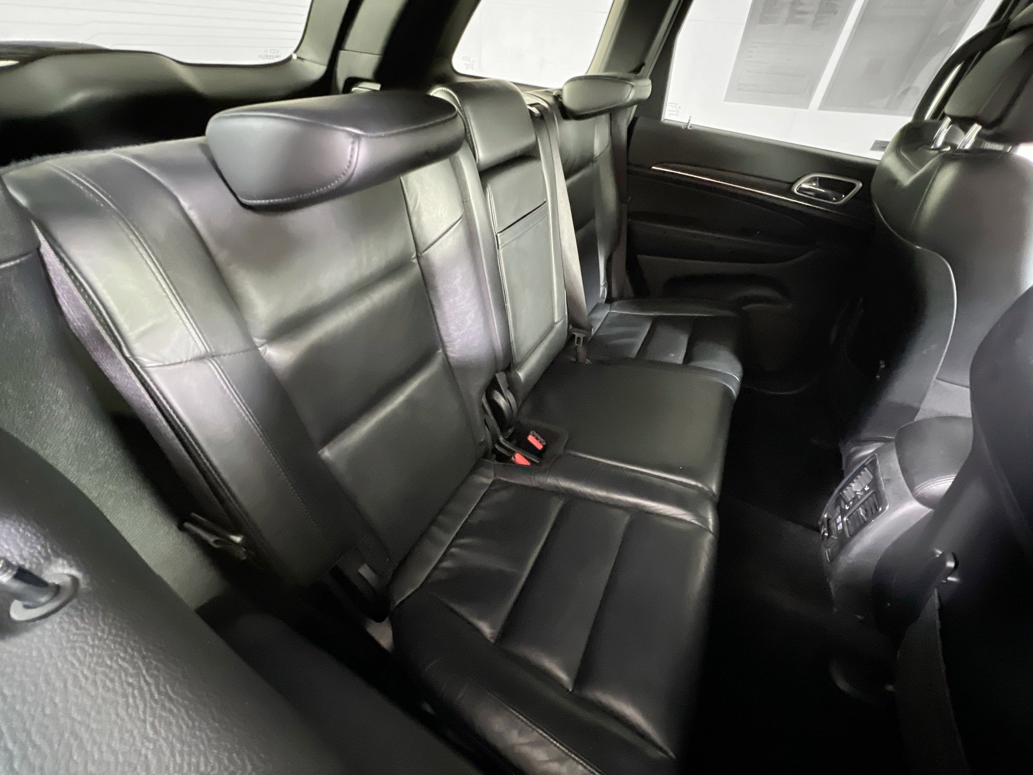 Used 2021 Jeep Grand Cherokee Limited image 25