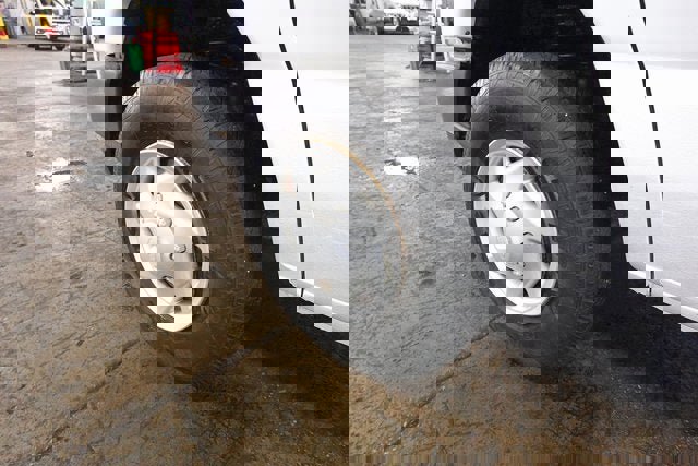 Used 2009 Ford E-350 and Econoline 350 Super Duty image 8