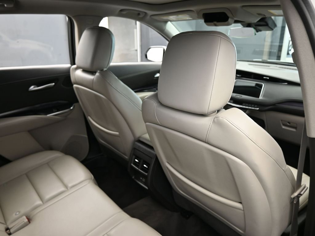 Used 2023 Cadillac XT4 Luxury image 43