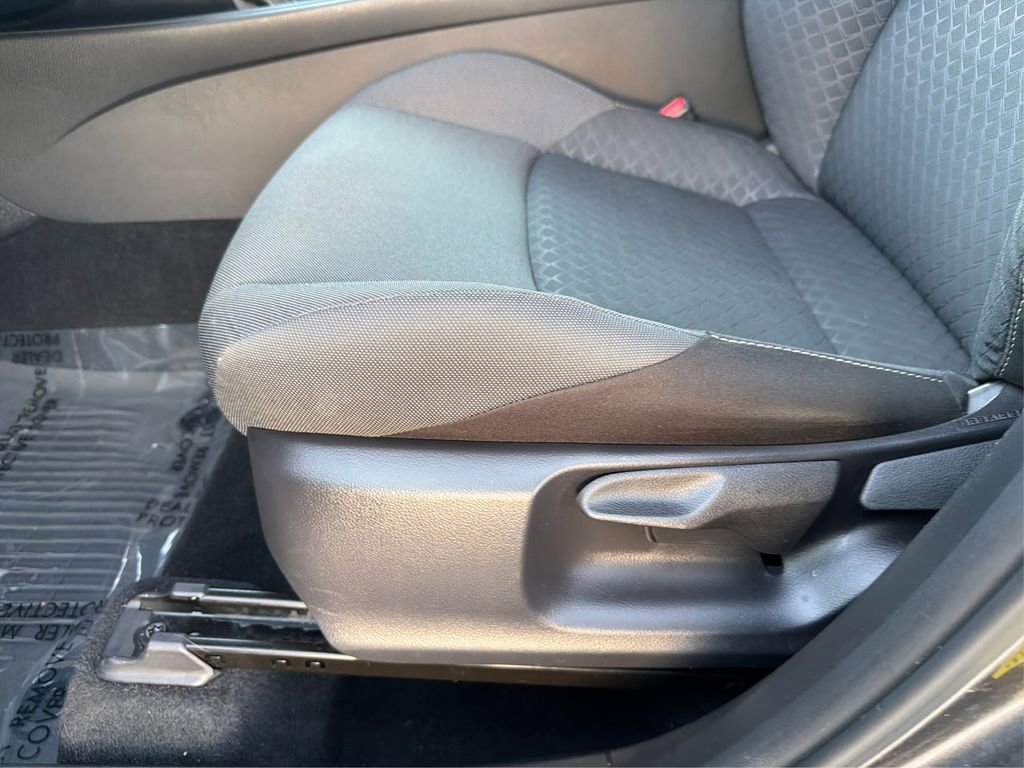 Used 2020 Toyota C-HR LE image 19