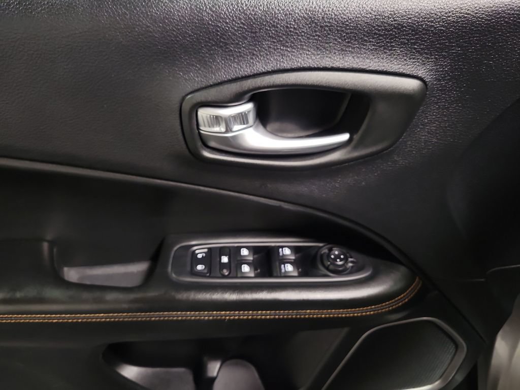 Used 2020 Jeep Compass Limited AWD/4WD image 20