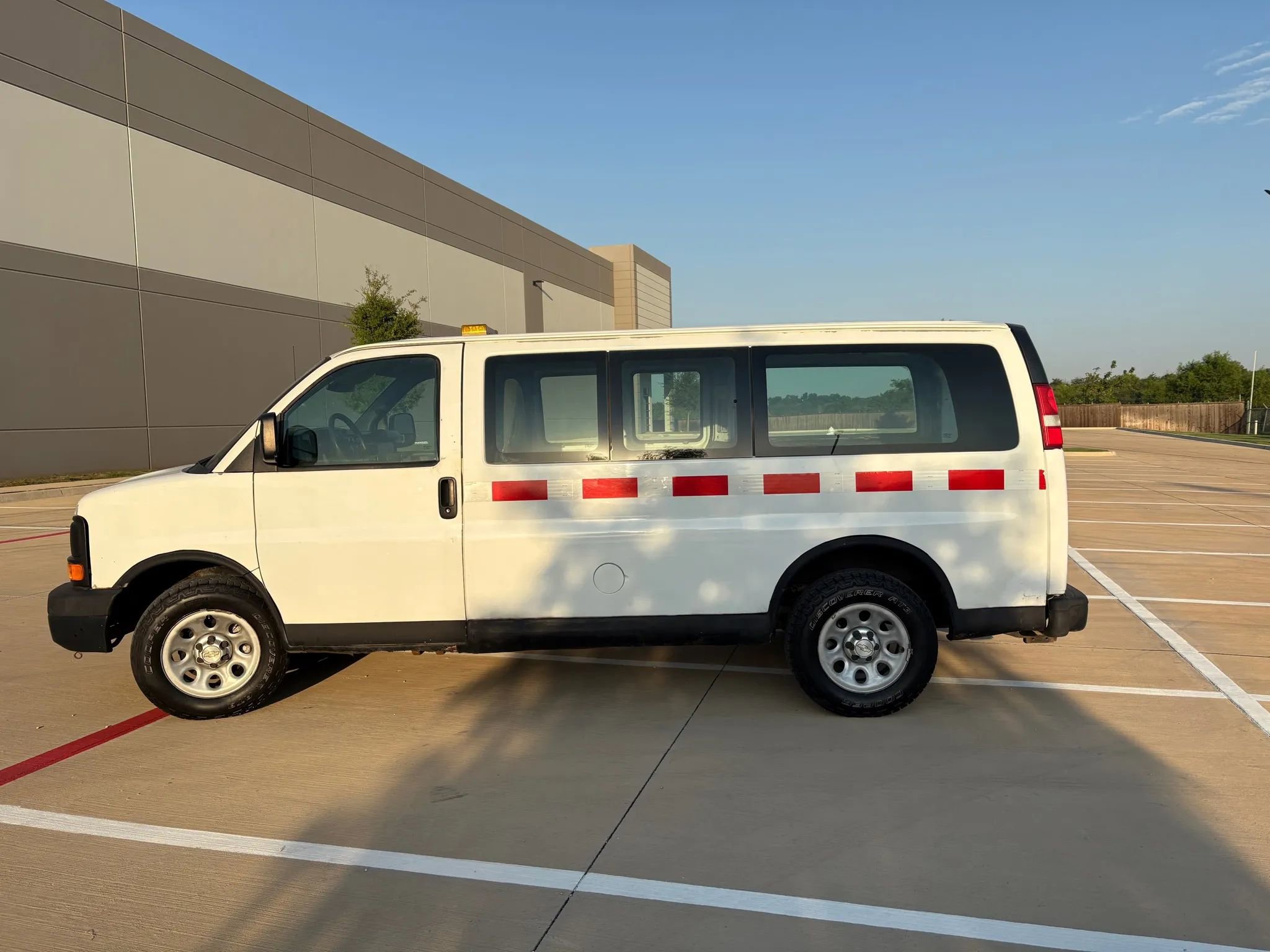 Used 2014 Chevrolet Express 1500 AWD image 6