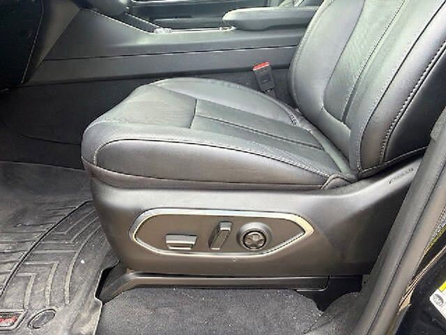 Used 2026 Jeep Grand Wagoneer L Limited AWD/4WD image 5