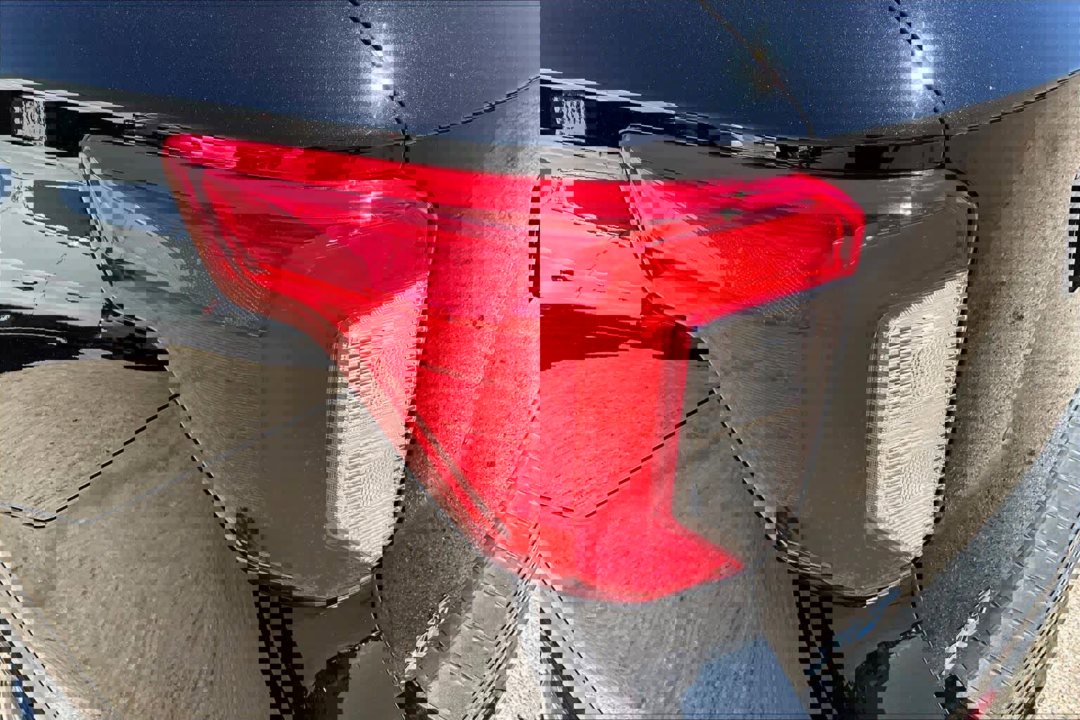 Used 2022 Ford Explorer XLT w/ Equipment Group 202A image 28