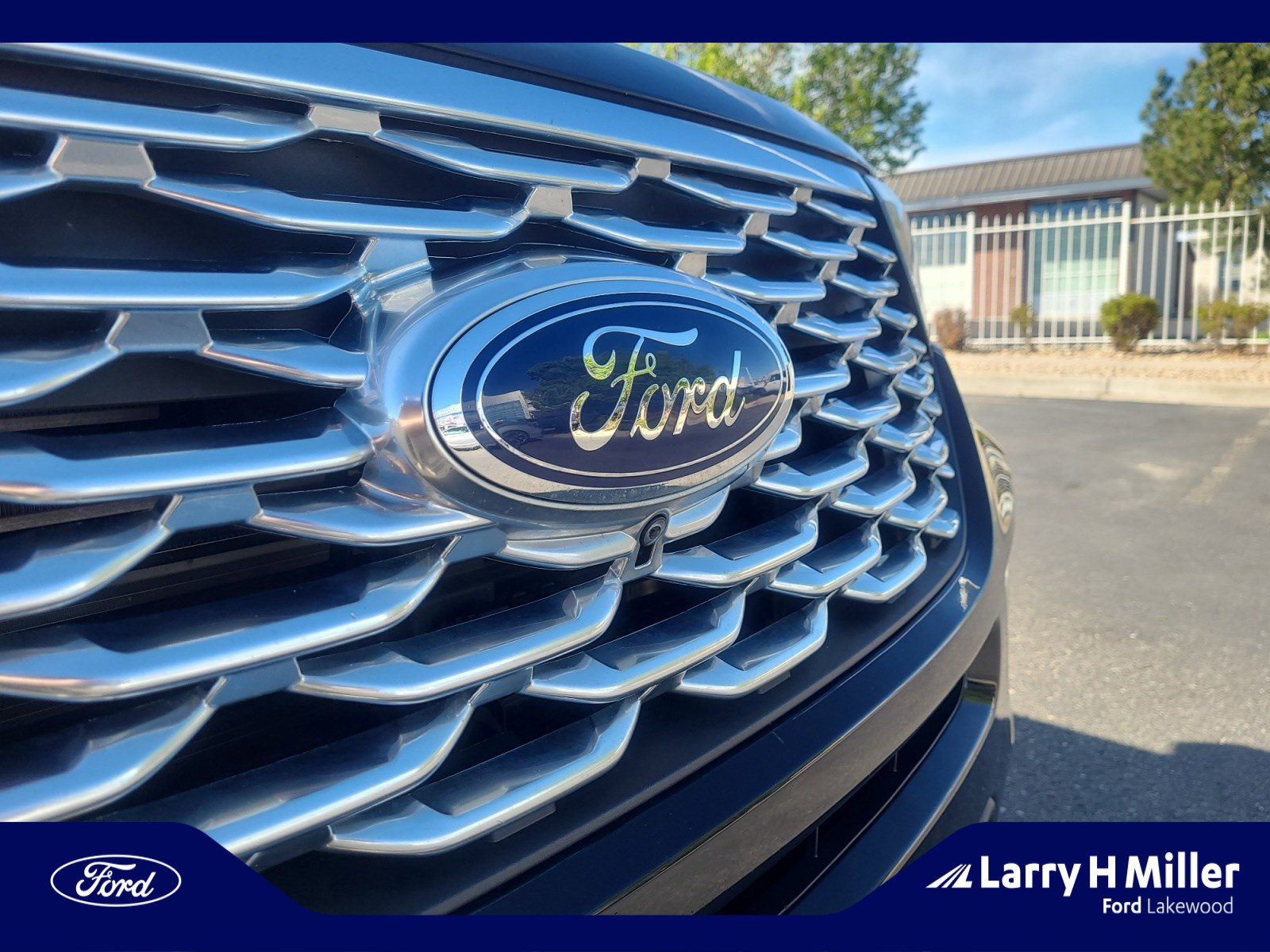 Used 2022 Ford Explorer Platinum w/ Equipment Group 601A image 23