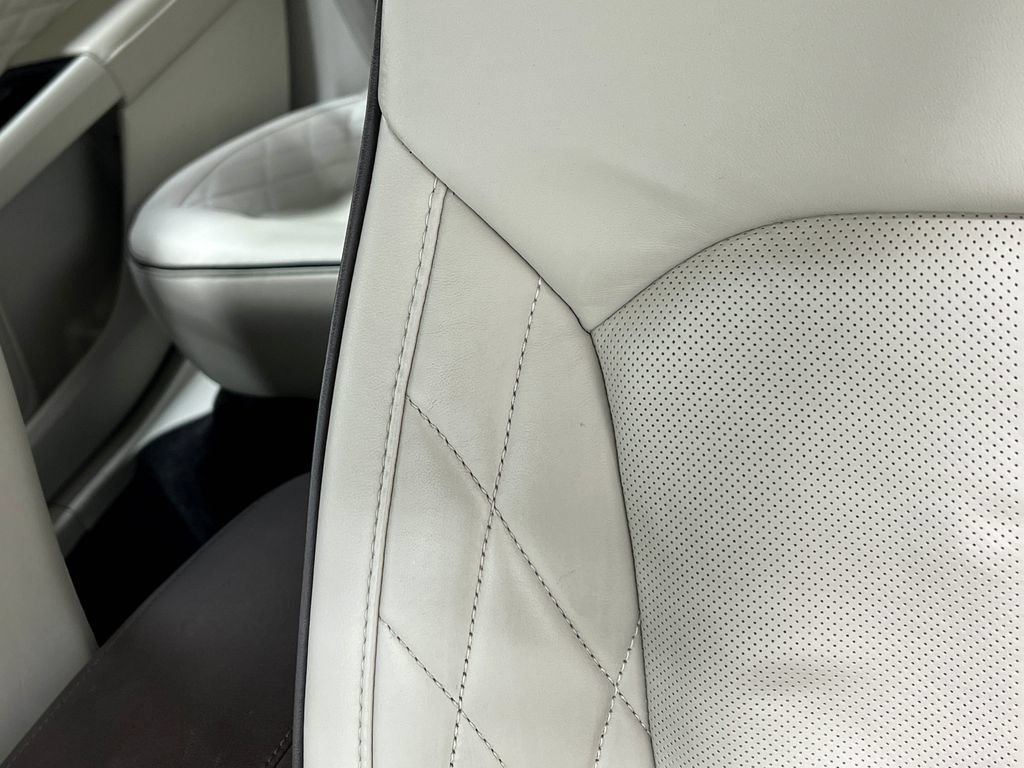 Used 2017 Ford Fusion Energi Platinum FWD image 19
