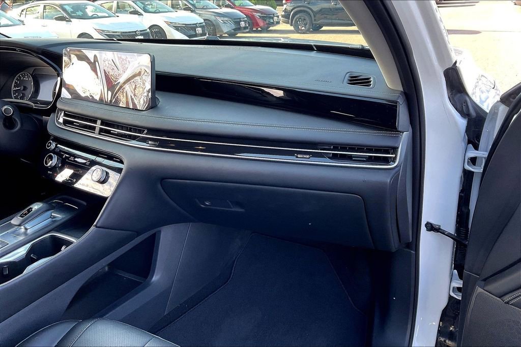 Used 2025 INFINITI QX60 Pure image 16