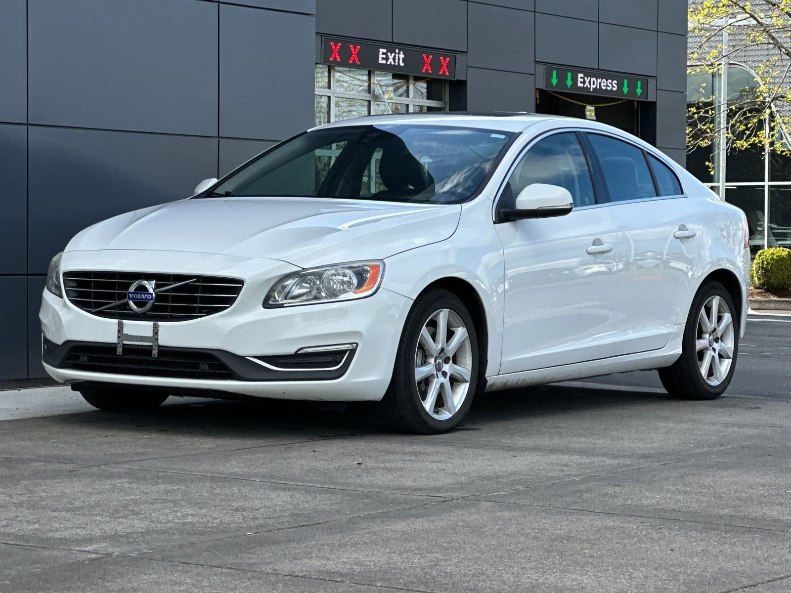 Used 2016 Volvo S60 T5 Premier image 7